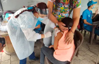 Las autoridades recomiendan seguir las indicaciones de los médicos y cumplir con los esquemas de vacunación. Foto: EL COLOMBIANO.