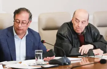 La carta de ocho páginas, radicada en Presidencia el 5 de mayo, está plagada de referencias grandilocuentes a las que Leyva acude, pero hay dos grandes claves para entender el documento. Foto: Presidencia