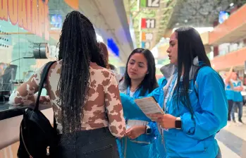 Las principales víctimas de trata de personas son mujeres, y a ellas se dirige especialmente la campaña para que no caigan en engaños. FOTO: ALCALDÍA