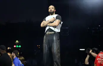 Drake alcanzó nuevos récords de reproducciones en Spotify y otras plataformas de streaming tras el lanzamiento de sus tres álbumes. FOTO: Getty. 