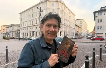 Jacobo Solano vive en Italia, donde se ha refugiado después de hacer varias investigaciones contra el crimen organizado en Colombia. 