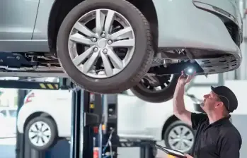 Corautos Andino busca personal para áreas de ventas y mecánica automotriz en Medellín, Bogotá y otras ciudades del país. FOTO: GETTY