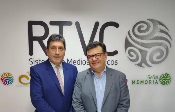 El gerente general de RTVC, Hollman Morris, y el subgerente de Radio, Luis Alfredo Hernández. Foto: RTVC