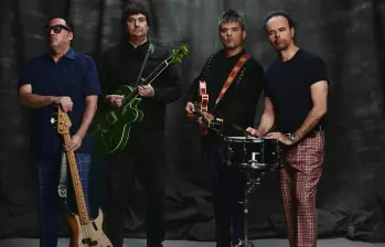 Los tres de Chile –de izquierda a derecha Titae Lindl, Álvaro Henríquez, Ángel Parra y Pancho Molina– se reunieron de nuevo y acaban de lanzar un disco. FOTO Cortesía