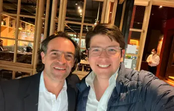 Federico Gutiérrez junto al senador Miguel Uribe Turbay. FOTO CORTESÍA 