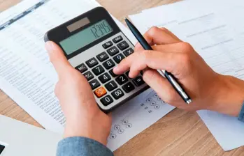 Muchas familias cumplen con sus deudas, pero cada vez con menos margen para otros gastos. FOTO: CORTESÍA Crowe Co