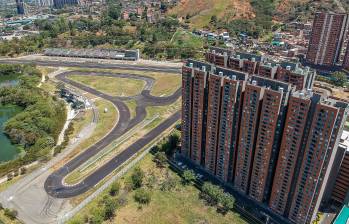 Aspecto de las obras del Central Park de Bello. FOTO: El Colombiano