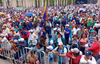 En fotos | Marcha en favor del gobierno Petro en Medellín ya llegó al Parque de las Luces