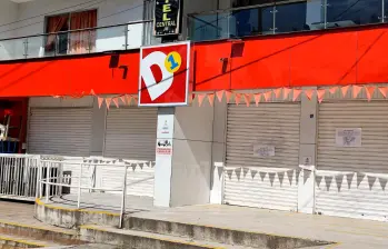 Algunos locales de las tiendas D1 han cerrado temporalmente por cuenta del desabastecimiento. FOTO CORTESÍA 