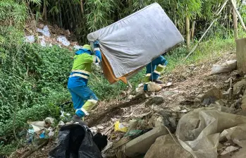 Operativo de intervención en el espacio público en Rionegro. FOTO: CORTESÍA