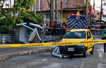 La zona del accidente en el Metrocable fue acordonada por las autoridades. FOTO: ESNEYDER GUTIÉRREZ