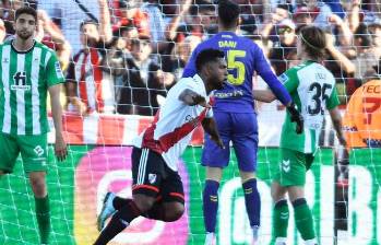 El festejo de Miguel Borja con River Plate ante el Betis. FOTO AFP