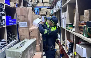 En el procedimiento, las autoridades también incautaron 2.650 unidades de veneno para ratas avaluadas comercialmente en más de $46 millones. FOTO: Cortesía Policía Metropolitana del Valle de Aburrá