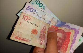 El salario mínimo en Colombia para 2024 quedó en $1.300.000. FOTO MAURICIO PALACIO