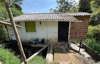 El joven, conocido como “Checho”, fue atacado a disparos cerca de su casa en la vereda La Buga, Altavista. FOTO: Andrés Felipe Osorio García 