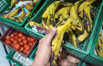 El control de precios sería una medida del gobierno Petro para evitar una espiral inflacionaria por el aumento decretado del salario mínimo. Foto: Mauricio Andrés Palacio Betancur.