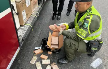La munición iba camuflada como una encomienda en bus que transitaba por la autopista Medellín - Bogotá. FOTO: Cortesía Policía Antioquia