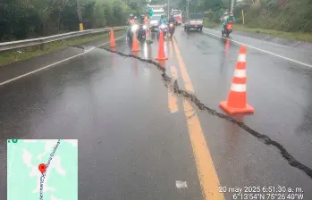 El problema es visible en toda la carretera. Ya hay grupos de obreros del consorcio Devimed trabajando para resolverlo. FOTO DEVIMED