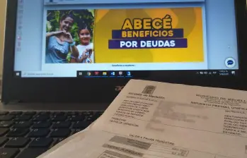 Imagen de referencia de pago de impuestos atrasados. Foto: Mauricio Andrés Palacio Betancur