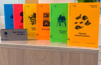 Los libros están a la venta en las librerías de la ciudad. También serán llevados a las ferias y allí tendrán descuentos. Foto: Cortesía Comfama.