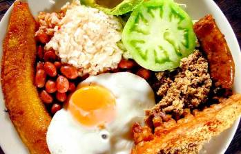 El precio de la bandeja paisa varía según el barrio, el restaurante, las porciones y los ingredientes utilizados. FOTO: EL COLOMBIANO