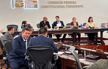 Durante la discusión en la Comisión Primera estuvieron presente el presidente de la Corte Suprema, magistrado Gerson Chaverra, y la ministra de Justicia, Ángela María Buitrago. FOTO: EL COLOMBIANO