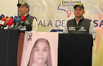 Con un homenaje a la funcionaria Duperly Arévalo, que falleció tras el ataque a la Registraduría de Gamarra, comenzó la jornada electoral. FOTO Colprensa