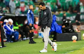 El entrenador de Atlético Nacional, Diego Arias, dirige su segunda final en el fútbol profesional. La primera fue en diciembre, contra Independiente Medellín. La ganó. Foto: Camilo Suárez