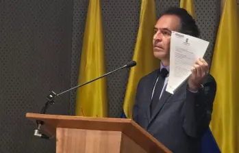 El alcalde de Medellín, Federico Gutiérrez, durante la rueda de prensa de este lunes. FOTO: Santiago Olivares Tobón