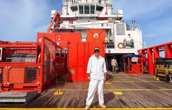 El presidente Gustavo Petro ha volcado sus redes sociales a la diatriba, la contienda y alguna que otra respuesta “poética”, aquí podemos verlo posando para uno de sus trinos en X. Foto: @petrogustavo