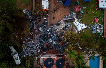 El avión accidentado fue visto girando en círculos en el aire momentos antes de accidentarse en una zona residencial en São Paulo. FOTO: GETTY