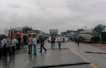 Bloqueos en nueve locaciones petroleras del Meta completan 53 días y han impedido la producción de más de 800.000 barriles de crudo, según Ecopetrol. FOTO Tomada X