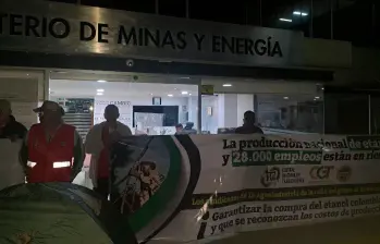 El Sindicato de Trabajadores Agrícolas Sintrainagro, la Central Unitaria de Trabajadores (CUT), la Confederación de Trabajadores de Colombia (CTC) y la Confederación General del Trabajo Autónoma e Independiente (CGT), advierteN sobre una grave crisis en la comercialización del etanol. FOTO TOMADA DE X (@supershadai).