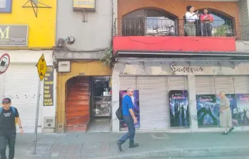 Dentro de este hotel del barrio Colón, en el centro de Medellín, ocurrió el asesinato de Andrés Alejandro Amaris Arrieta, de 33 años, y resultó lesionado Argemiro Almario Arroyo, de 66 años. FOTO: Mauricio Palacio