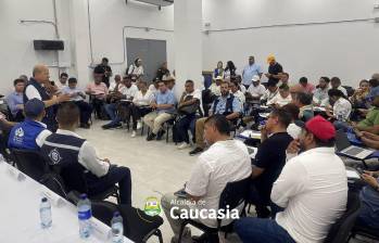 En este momento el Gobierno, alcaldes y mineros se encuentran en mesa de trabajo en Caucasia. FOTO: Alcaldía de Caucasia 