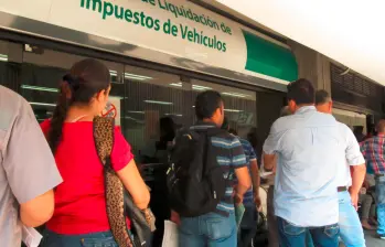 La central de liquidación de impuesto vehicular de la Gobernación de Antioquia, en el sótano de La Alpujarra, es uno de los puntos habilitados para el pago del impuesto vehicular, aunque se recomienda hacer uso de las plataformas virtuales. FOTO: MAURICIO PALACIO
