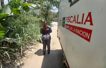 Fotografía de referencia de la inspección de un cadáver en zona rural de Antioquia. Foto: Mauricio Andrés Palacio Betancur.