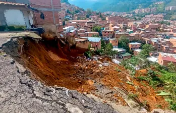 El deslizamiento de tierra se presentó en la madrugada de este jueves. FOTO: Julio Herrera