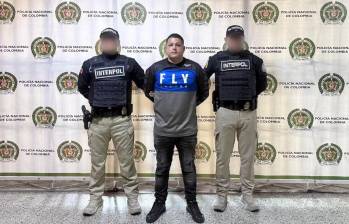 Andrey Gustavo Segura Quesada, alias El Gemelo, fue capturado a la salida de un hotel del barrio El Poblado, luego de que fuera identificado por agentes de la Interpol. FOTO: CORTESÍA POLICÍA NACIONAL