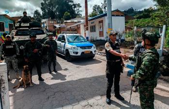 Según las Fuerzas Militares de Colombia, la vigilancia y las operaciones en la frontera se están haciendo de forma binacional, con información de las autoridades de Ecuador. FOTO cortesía de las ff.mm.