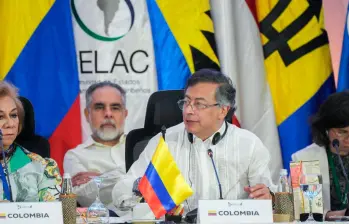 El presidente Petro estuvo en el acto en compañía de Armando Benedetti y de Rosa Villavicencio. Foto;: Cortesía Presidencia de la República.