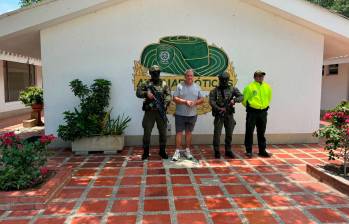 El ciudadano canadiense Kermán Tedd fue capturado por la dirección anti narcóticos de la Policía colombiana en Santa Marta. FOTO: TOMADA DEL X DE @mindefensa