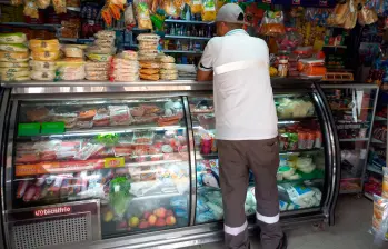 Las tiendas de barrio en Colombia enfrentan menores ventas, mayores costos operativos y crecientes problemas de inseguridad, según un estudio de Fenaltiendas. FOTO EL COLOMBIANO