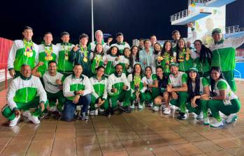 Equipo de natación carreras de Antioquia en Juegos Nacionales Juveniles. FOTO CORTESÍA LIGA DE NATACIÓN DE ANTIOQUIA