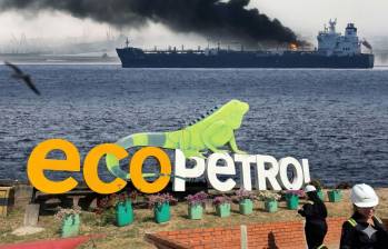 La escalada bélica entre Estados Unidos, Israel e Irán ha sacudido el tablero energético global. El estrecho de Ormuz se convirtió en el epicentro de la crisis por su cierre porque es uno de los puntos más sensibles del sistema energético mundial. Foto: AFP, Ecopetrol y redes.