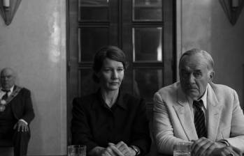 Sandra Hüller y Hanns Zischler son los protagonistas de Fatherland. FOTO: Agata Grzybowska.