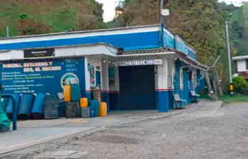 Los integrantes de este grupo criminal afectaban principalmente esta estación de gasolina de la vereda El Recreo, ubicada en un punto estratégico de este municipio. FOTO: CORTESÍA