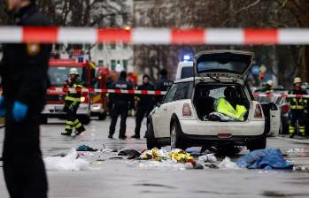 El conductor, identificado como un solicitante de asilo afgano de 24 años con antecedentes, fue detenido por la policía local. FOTO: Getty