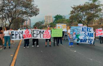 La protesta se inició a las siete de la mañana de este lunes en los alrededores de la Ptar Aguas Claras. FOTO: CORTESÍA
