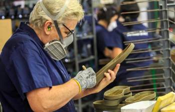 El impacto del aumento del salario mínimo genera preocupación entre empresarios y economistas. FOTO: CAMILO SUÁREZ